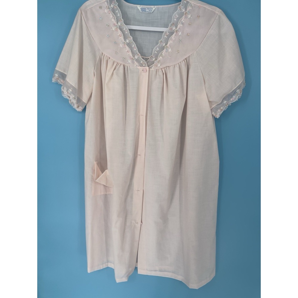 Vintage Sears Roebuck Pale Pink House Coat Robe Embroidery Lace Size 36-38‎